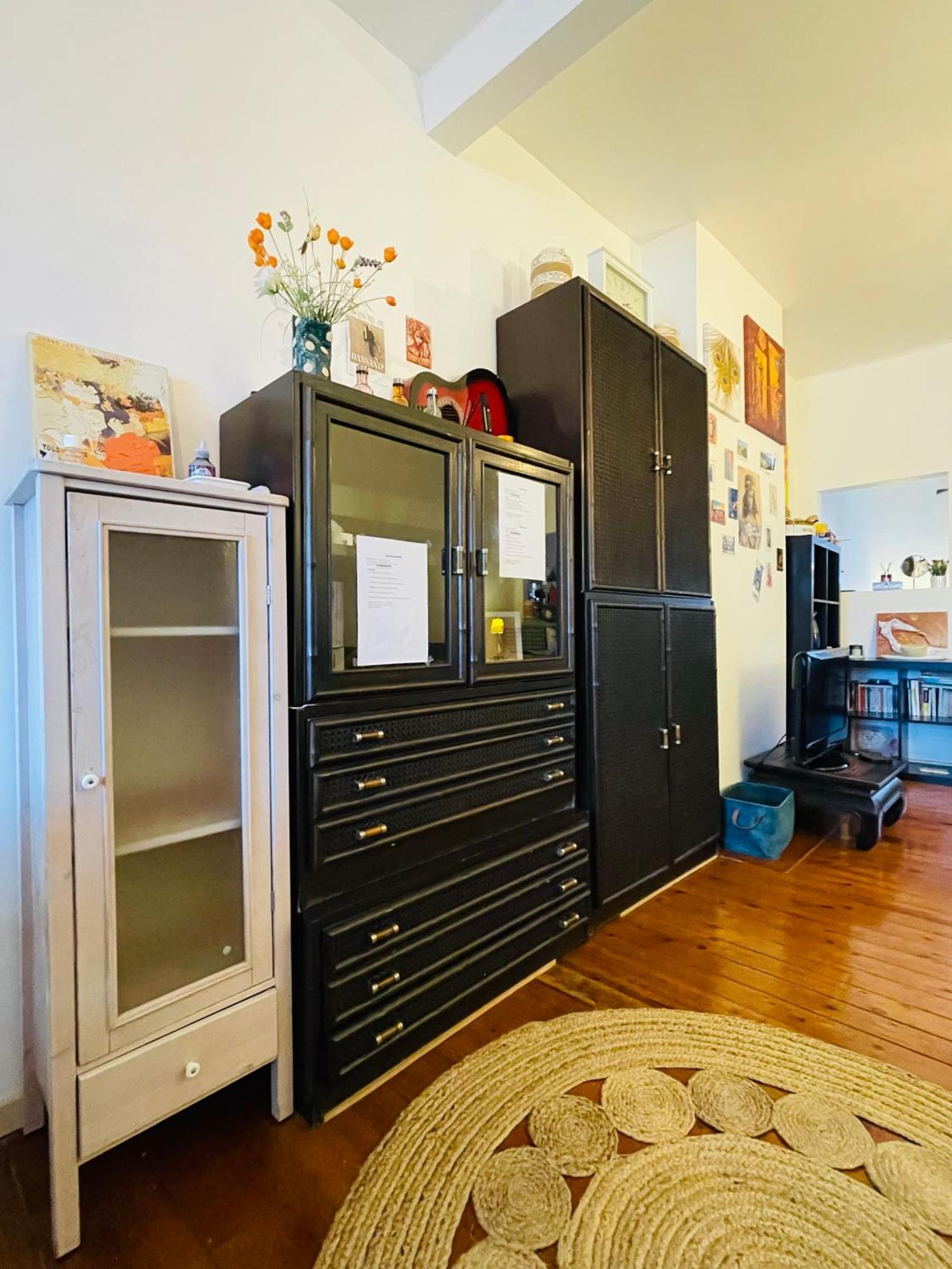 Quiet And Colorfull Flat In The Center Of Appartement *