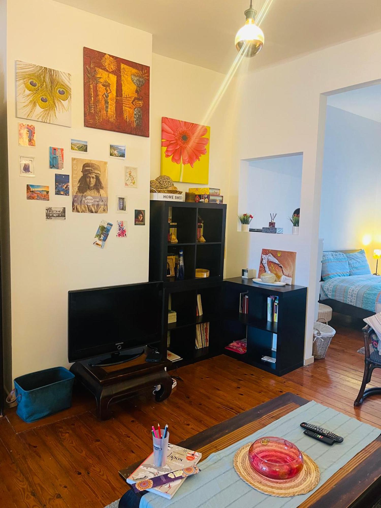 Quiet And Colorfull Flat In The Center Of Appartement *